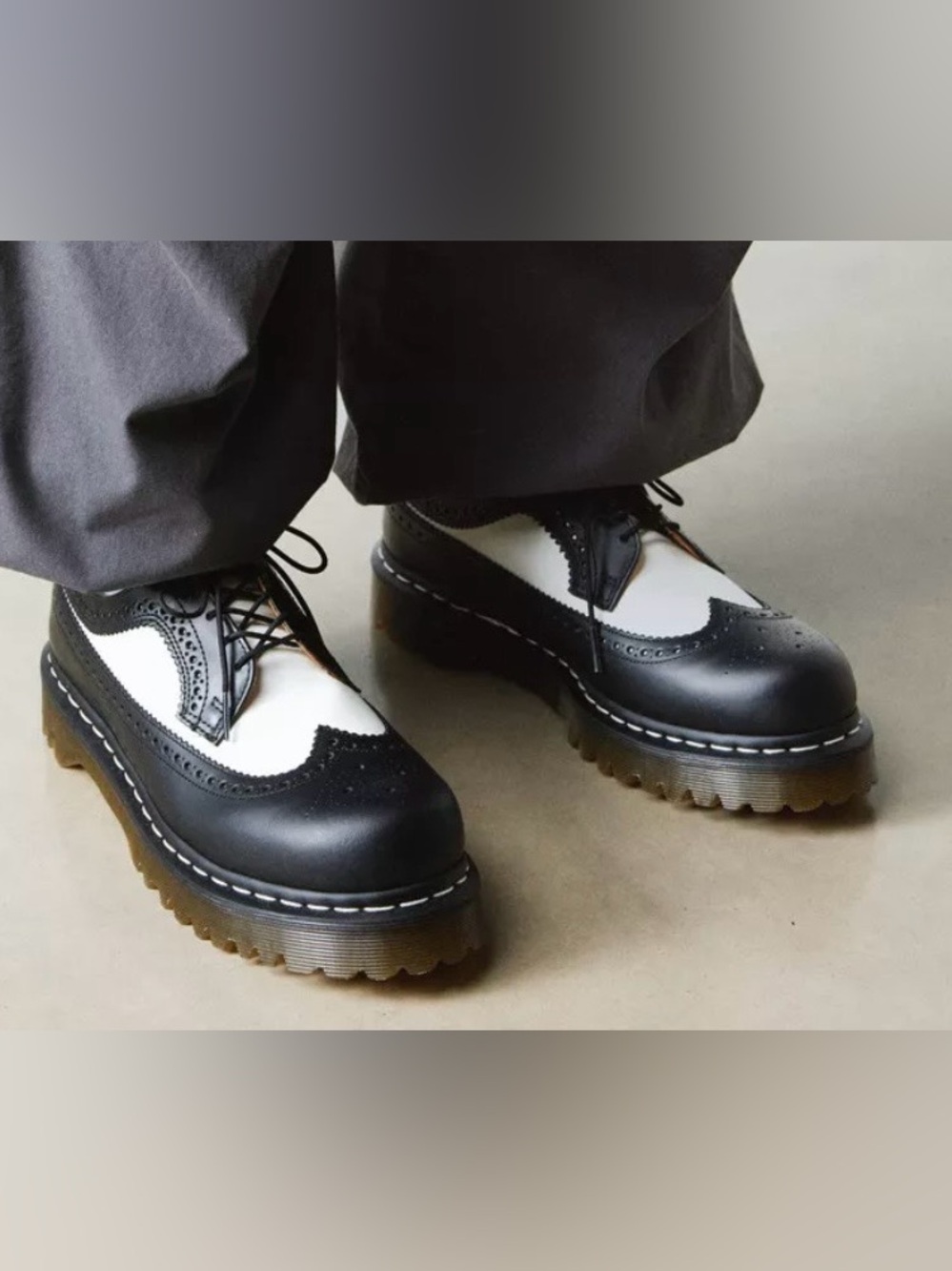 Dr Doc Martens Bex Wingtip 3989 Men’s size 9
